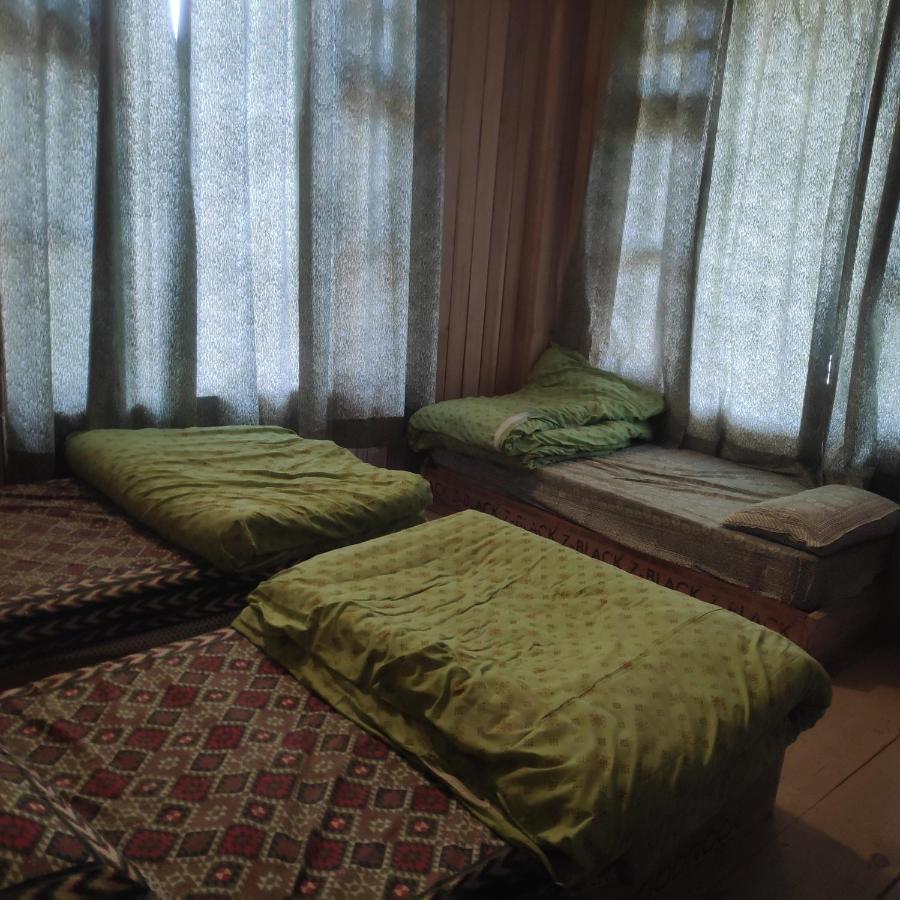 Sukun Hostel Sainj Kültér fotó