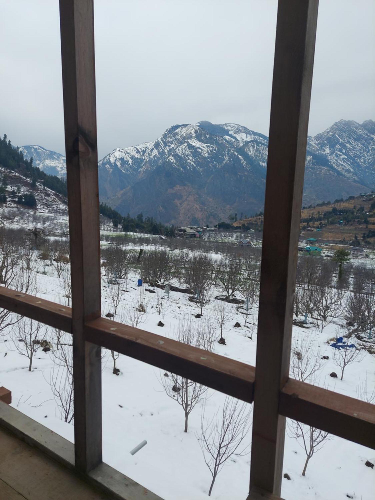 Sukun Hostel Sainj Kültér fotó
